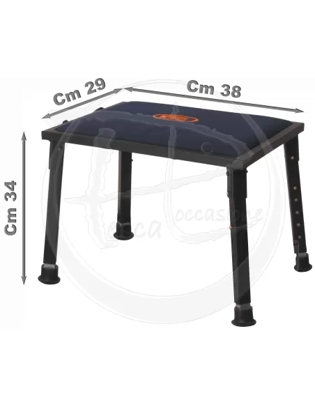 Stool with adjustable feet