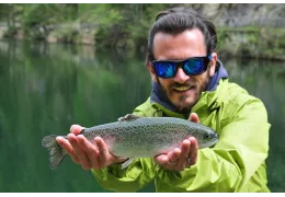 Pesca alla trota in laghetto: tecniche avanzate con camole e paste