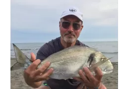 Surfcasting: tutto quello che c'è da sapere per pescare al meglio